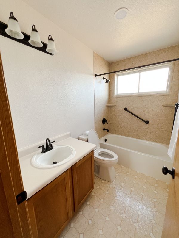 Top Bathroom Remodeling Companies in Goshen, OH